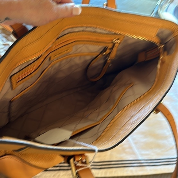 Michael Kors aria cider tote purse lg (mustard/cider yellow) EUC - Picture 12 of 12